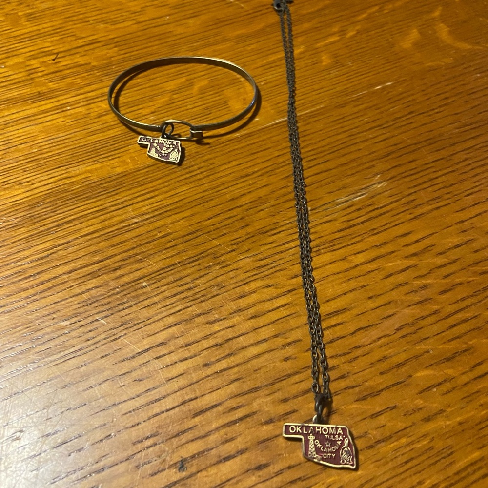5/$10 | Oklahoma Bracelet & Necklace Set.